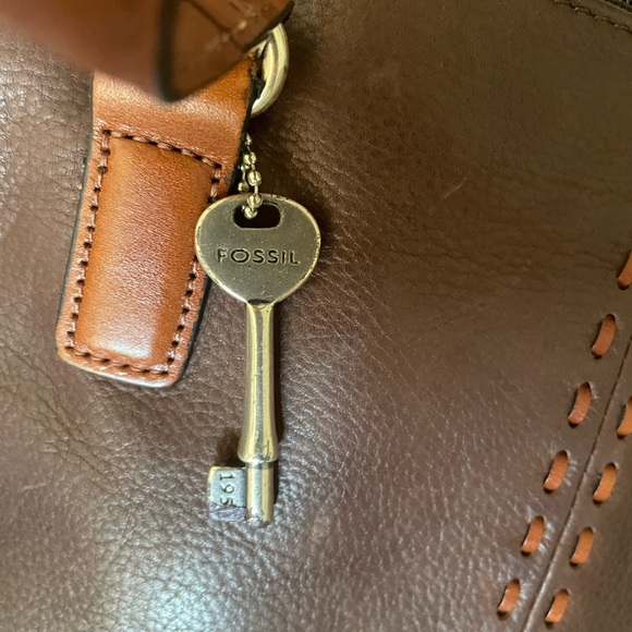 SOLD-Vintage Fossil purse shoulder bag - Picture 6 of 12